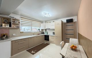 Casa spatioasa pe Strada Odobesti – Locatie deosebita - Poză 13