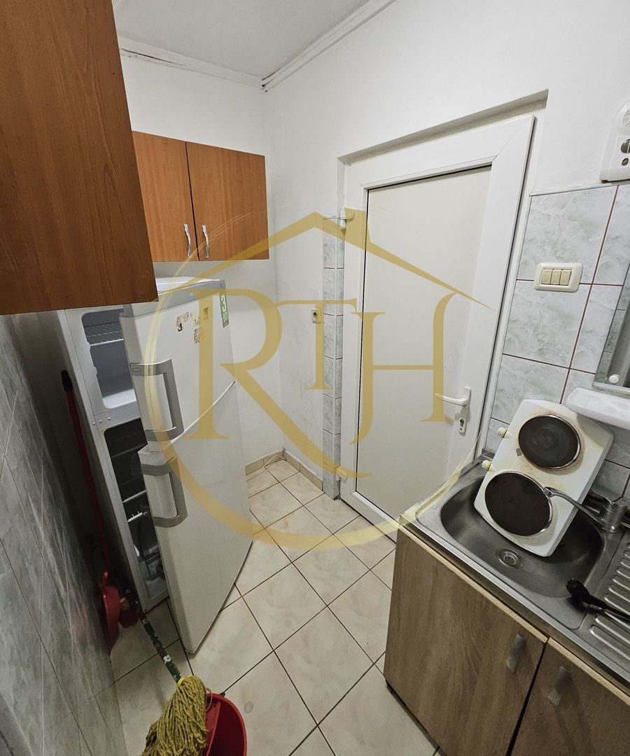 Oferim spre vânzare o garsonieră spațioasă în zona Take Ionescu - Poză 6