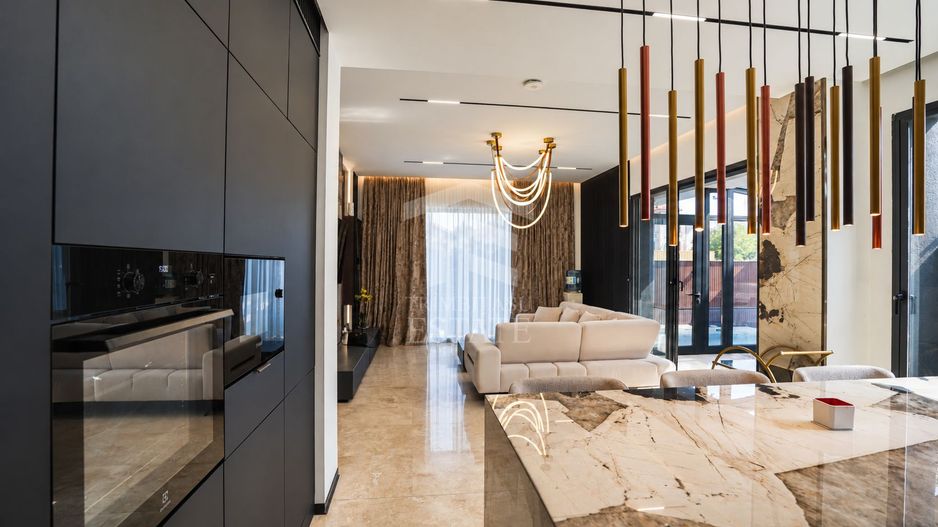 Casă spectaculoasă în Constanța | Design, tehnologie și confort - Poză 9