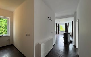 Apartament cu vedere spre Tâmpa, liniște și natură, în Centrul Istoric al Brașov - Poză 12