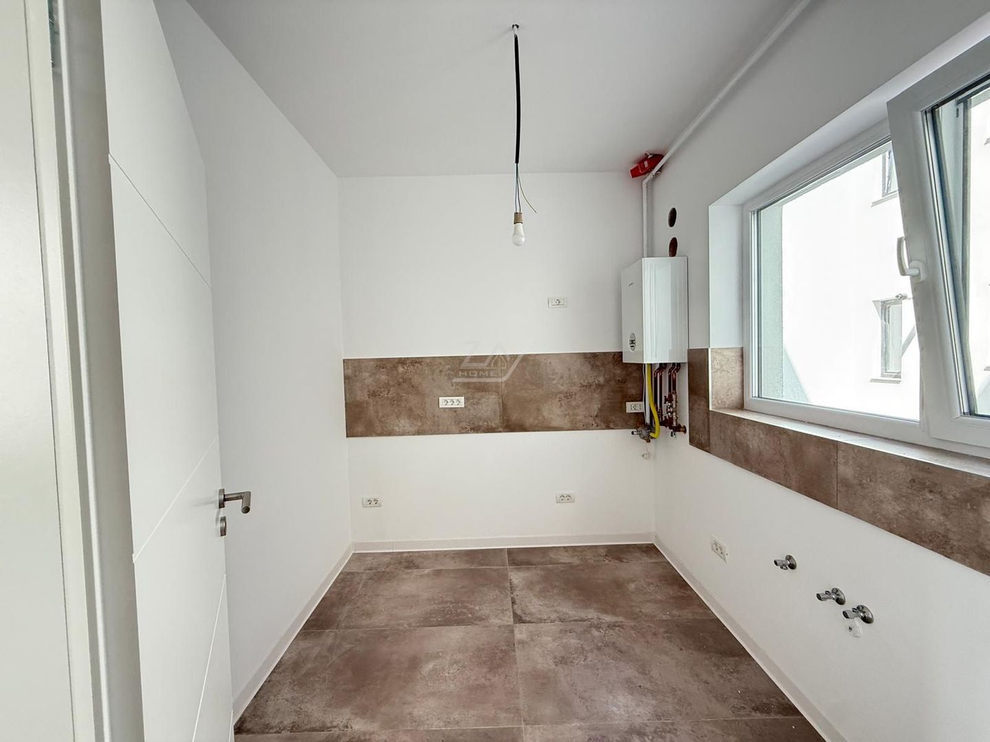 Bucatarie inchisa. Etaj 1. Loc de parcare. Asfalt. - Poză 5