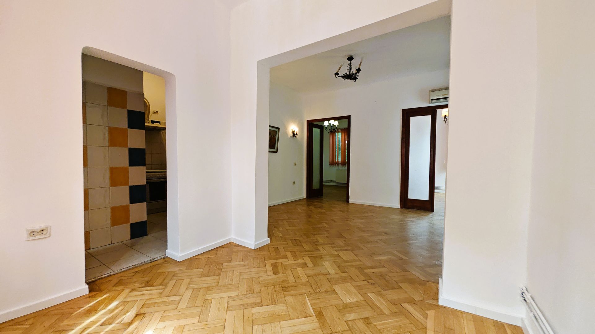 Vanzare apartament 3 camere in vila Cotroceni, langa Palatul Cotroceni, statuia - Poză 9