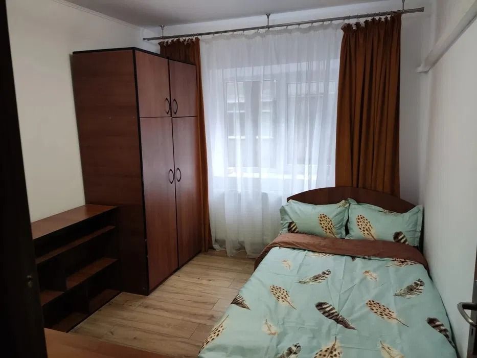 AP. 3 CAMERE GORJULUI, LOC PARCARE, BOXA SUBSOL, CENTRALA TERMICA - Poză 5