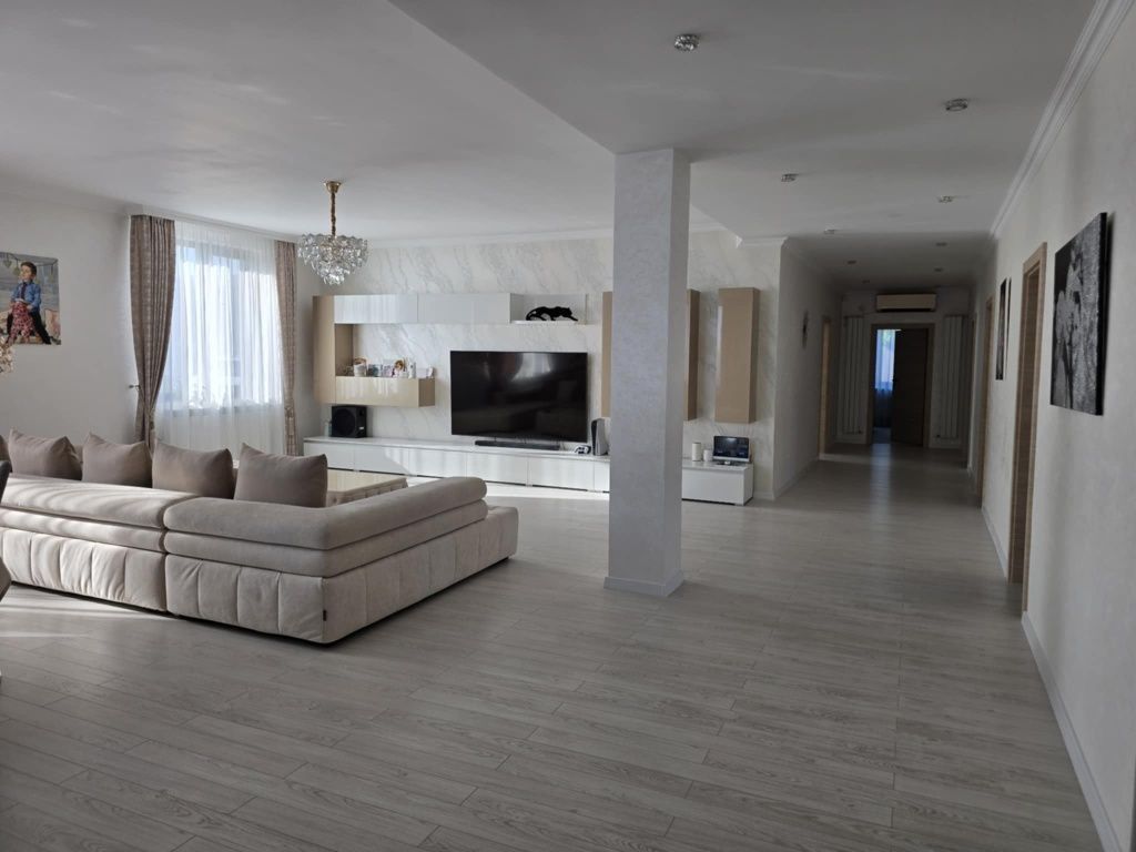 🏡✨ CASĂ PREMIUM  ȘENDRENI – 305 MP LOCUIBILI, TEREN 1.000 mp - Poză 2
