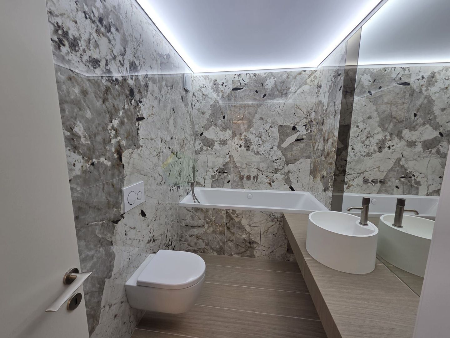 Cortina 126 – Erou Iancu- Nicolae Apartament 2 camere | Parcare inclusă | - Poză 6
