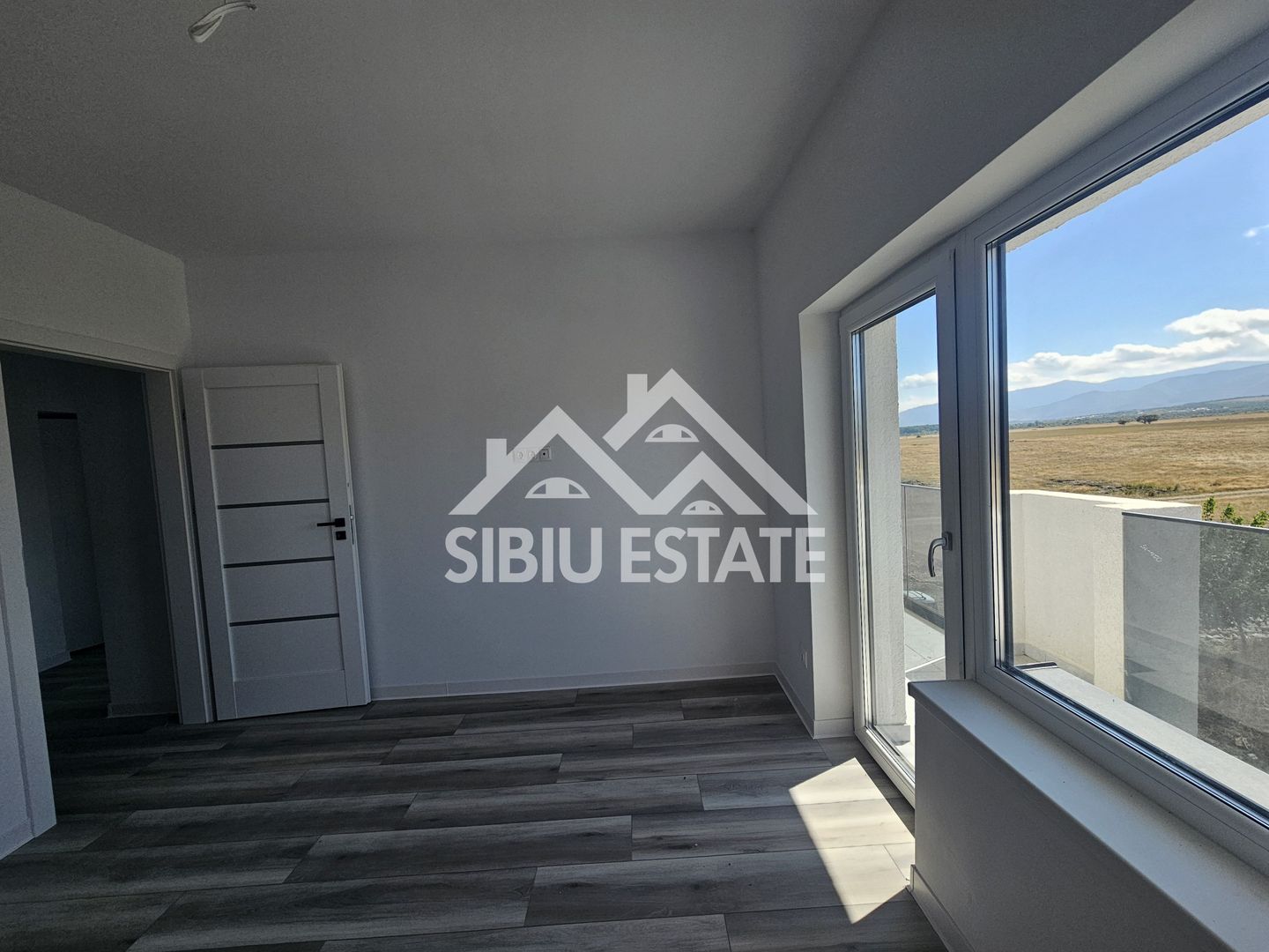 Apartament 3 camere LA CHEIE - Poză 4
