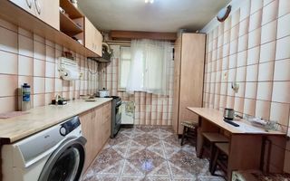 Apartament cu 3 camere, decomandat, zona Vest - Poză 4