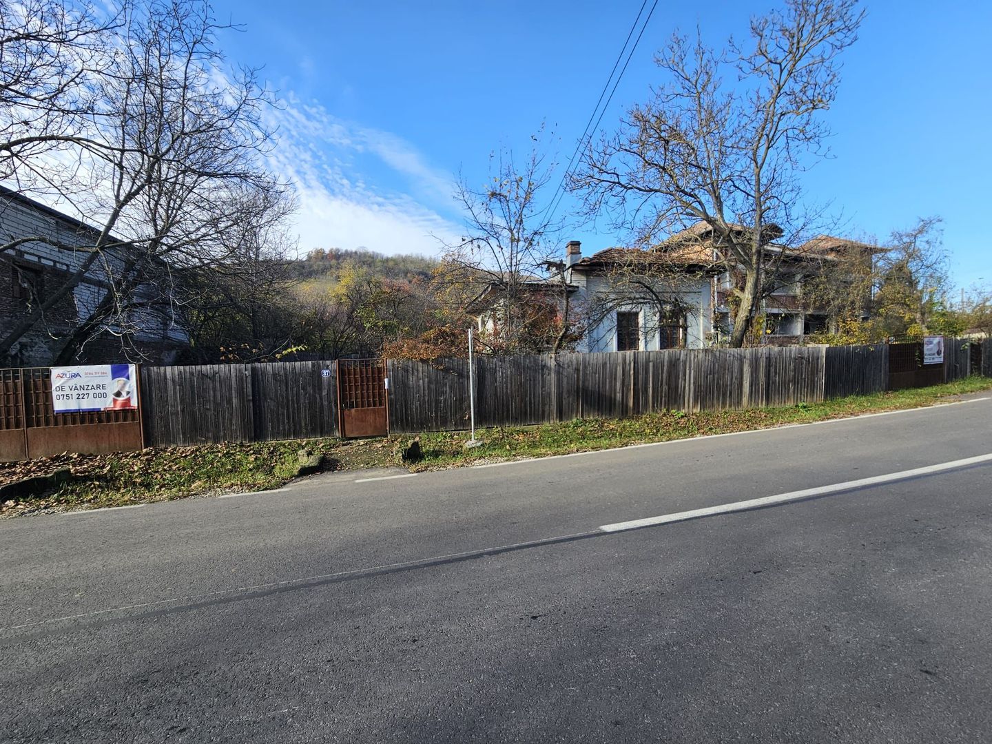 Proprietate deosebită în orașul Ștefănești, intrare pe strada Izvorani - Poză 3