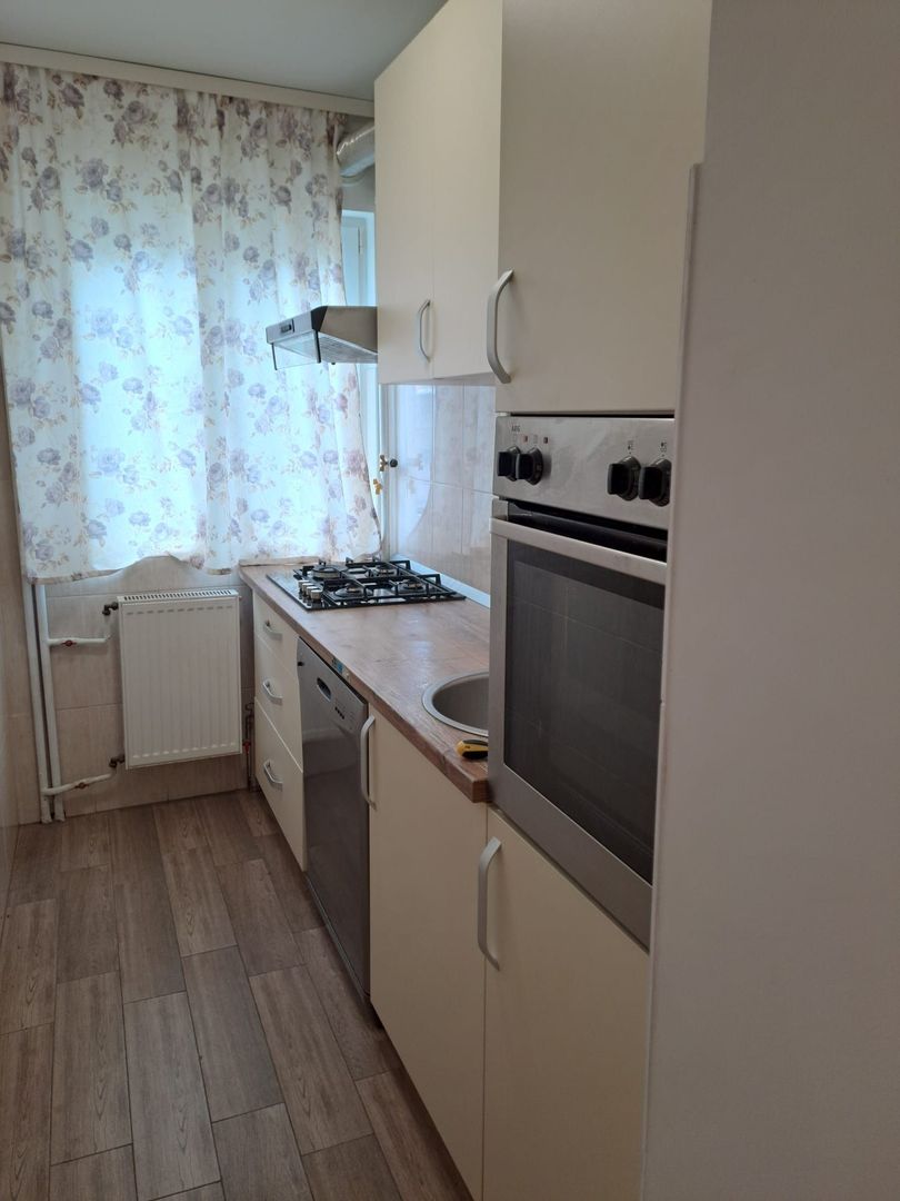Inchiriez apartament 2 camere - Poză 1