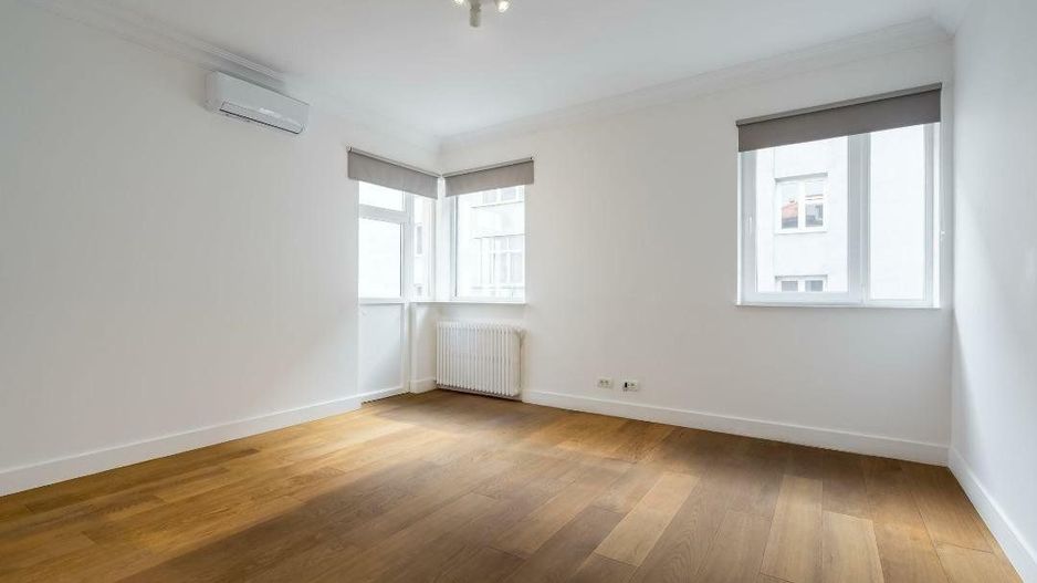 Apartament 5 Camera cu intrare proprie și curte, ideal pentru birou - Poză 6