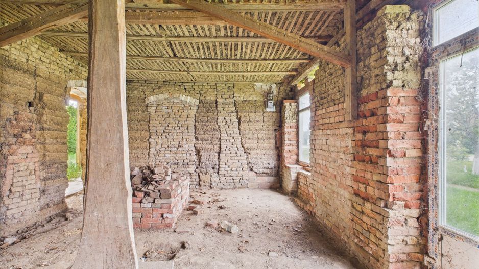 Casă de reabilitat pe teren generos- Comuna Variaș - Poză 14