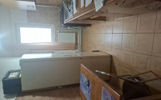 Apartament 3 camere, semidecomandat, cartier Dacia, centrală proprie, izolat, 53 mp, etaj 4 - Poză 1