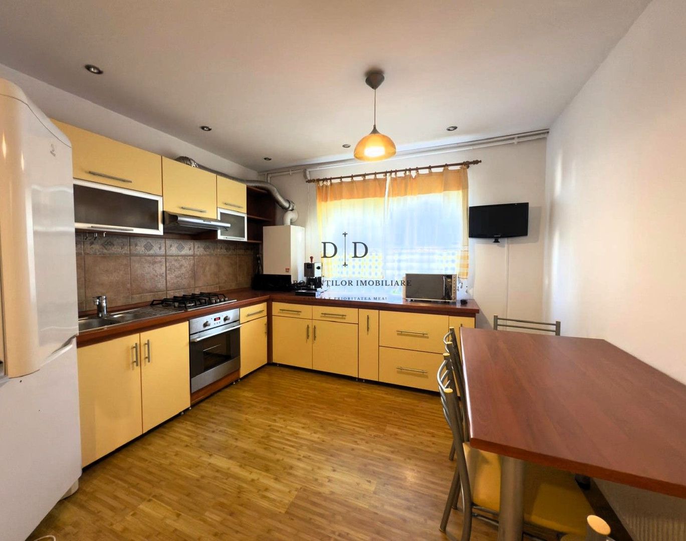 Închiriere apartament 3 camere – Calea Dorobanților-Parcare exterioară - Poză 5