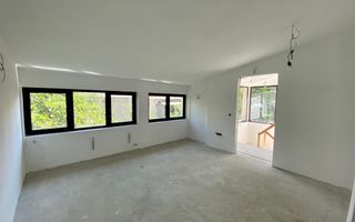 Refugiu Urban cu Eleganță Clasică – Vilă Renovată în Inima Primăverii - Poză 14