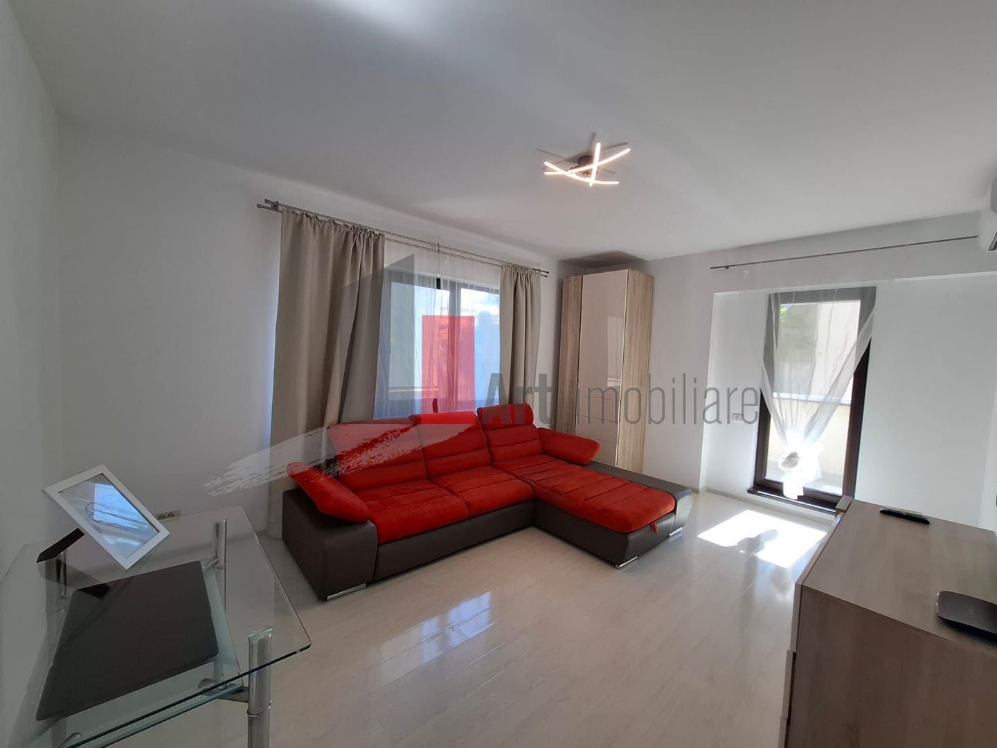 Apartament Piata Unirii, bloc 2013,  liber - Poză 1