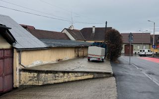 Casă de vânzare pretabilă locuit/pensiune/clădire birouri | Turnișor - Poză 3