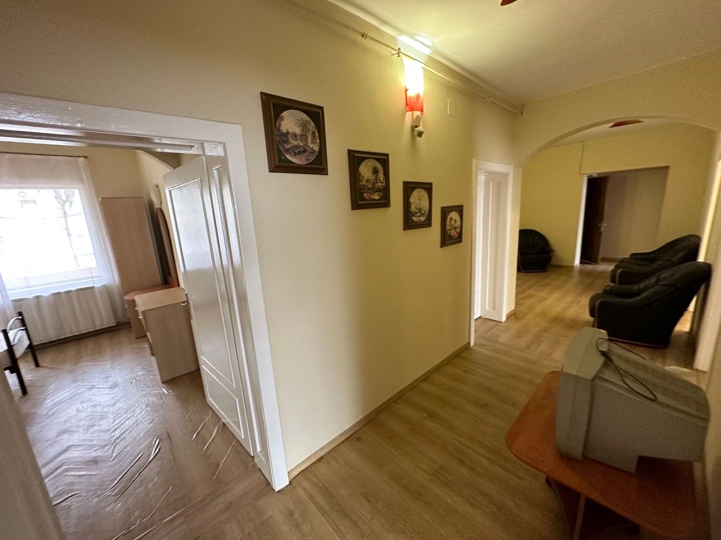 Apartament spatios 150 mp - Poză 9