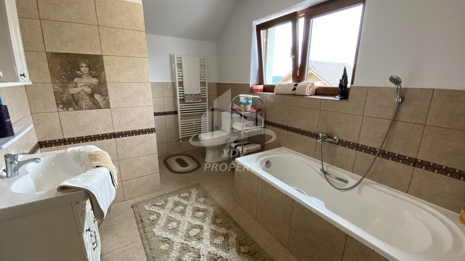 Vila  Frumoasa , Sibiu ,6 camere , 5 Bai , mobilata ,utilata - Poză 44