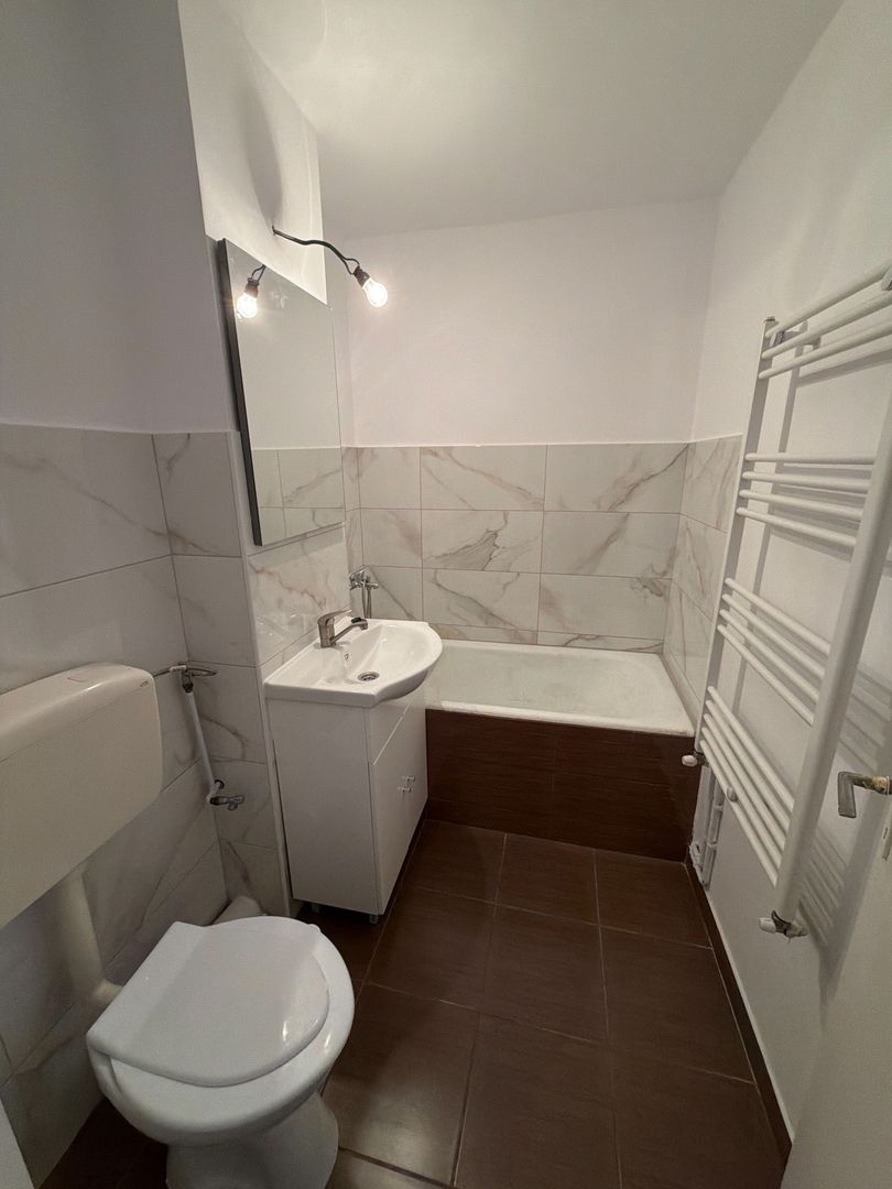 Garsonieră decomandată zona lenin 30 MP str sporturilor - Poză 8