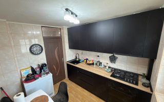 Decomandat 3 camere Drumul Taberei - Poză 1