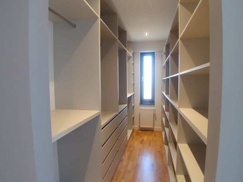 Apartament in imobil nou, suprafata generoasa, dressing, parcare - Poză 17