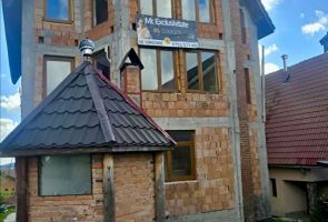 Pensiune de vânzare în Rânca – oportunitate rară lângă pârtia M1 - Poză 4
