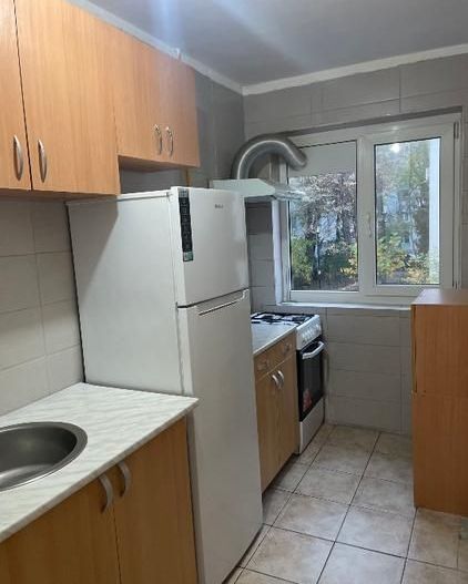 Vand apartament 2 camere - Poză 15