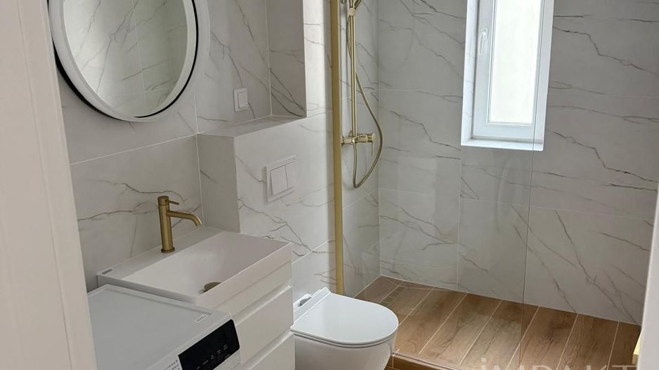 Apartament ultramodern cu 2 camere, parcare si terasa in Europa - Poză 5