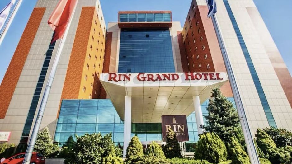 De Inchiriat 2 camere  Rin Grand Hotel,  parcare, magazine in complex - Poză 8