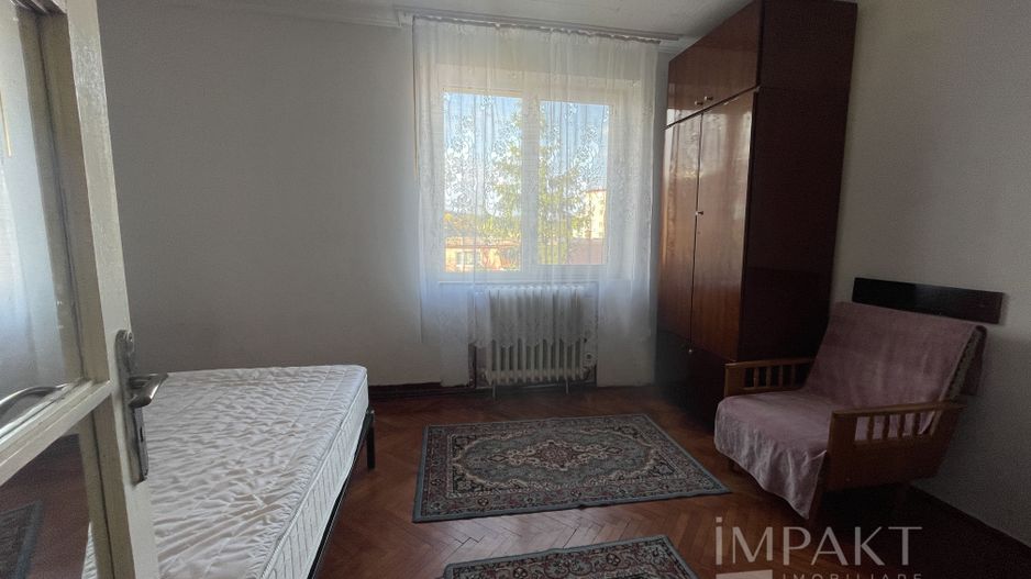 Apartament cu 2 camere in zona centrală - Poză 2