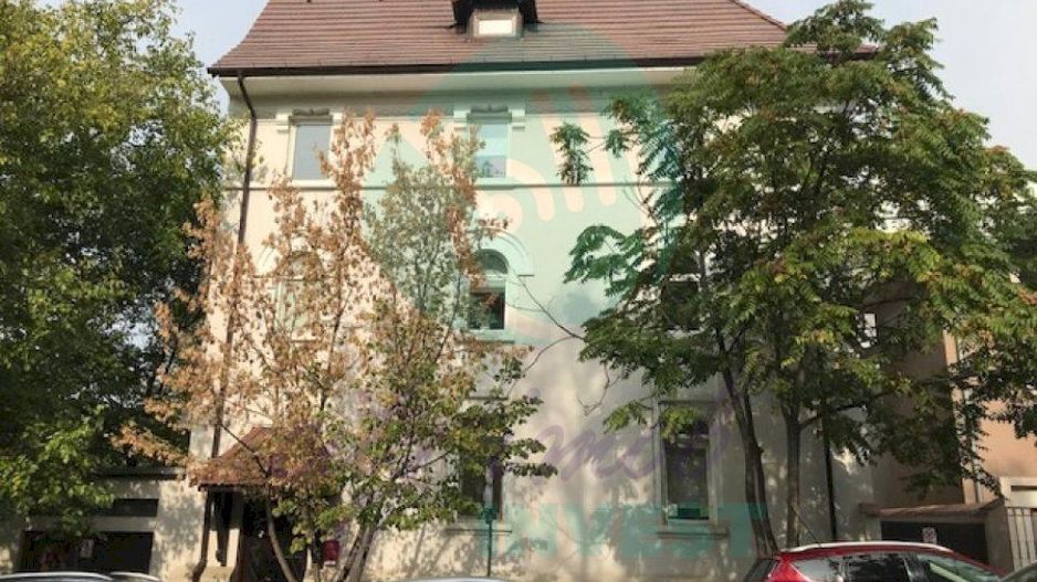 Vila RECONDITIONATA vis-a-vis de PARC - Poză 1