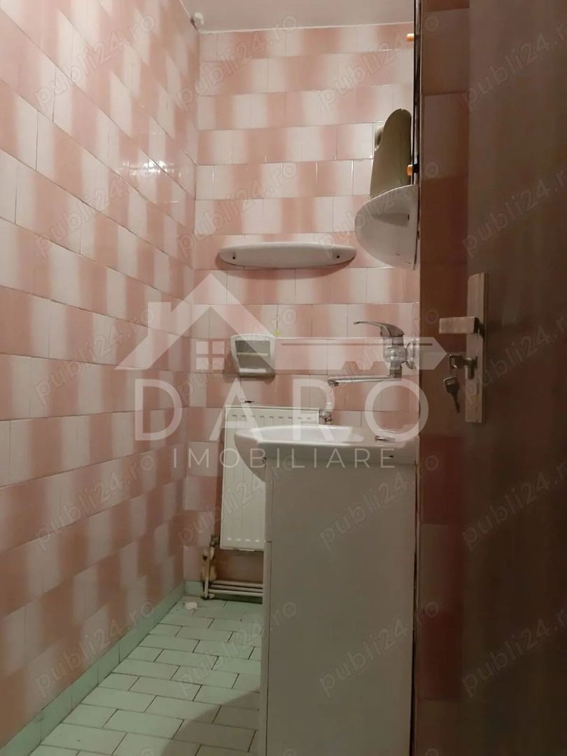 Apartament spațios 3 camere, zona centrala , Poli 2 - Poză 8