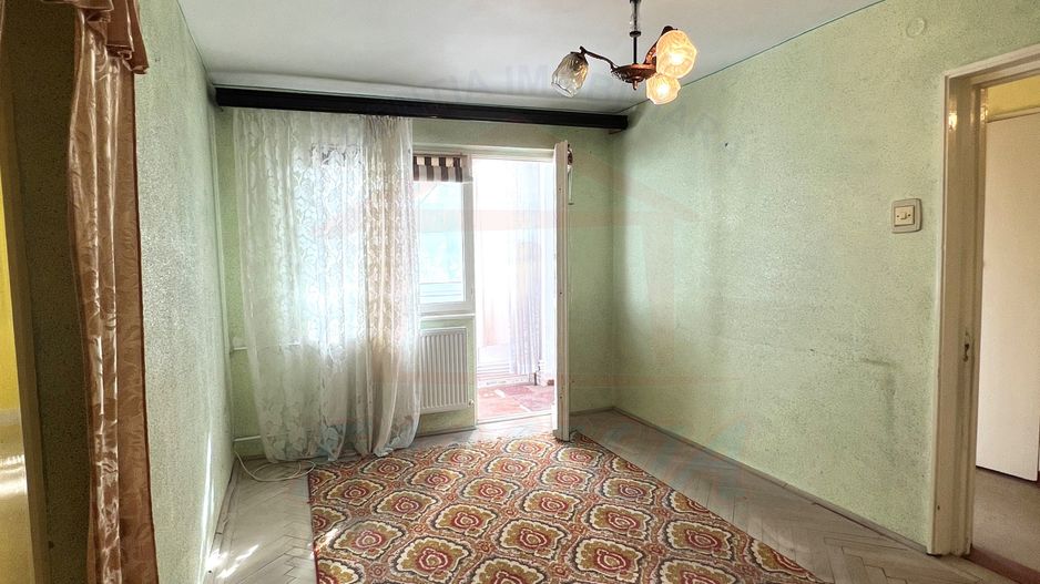 🏡 Apartament 2 camere, etaj 3, stradal – zonă excelentă Micro 40 - Poză 3
