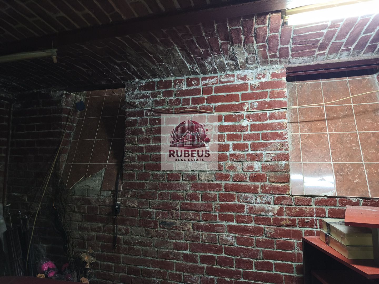 O Locație cu Istorie și Eleganță – În Centru, Pentru Afaceri Distincte - Poză 15