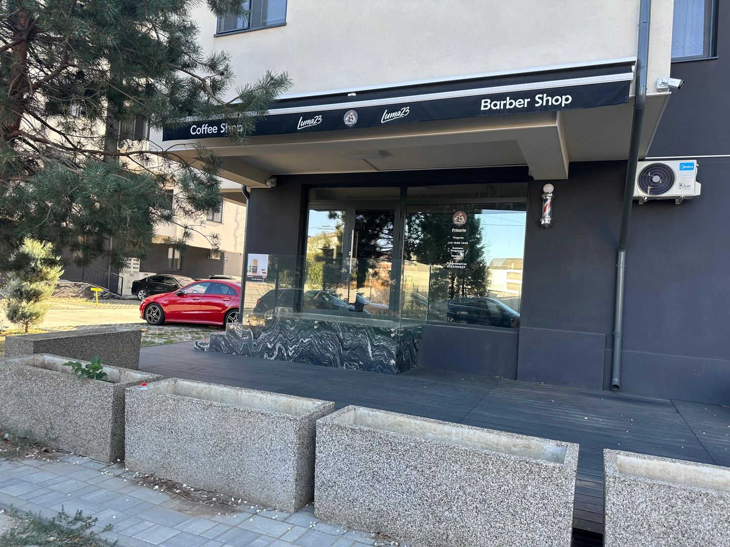 Spatiu Cafenea sau Bar cu Terasa Mare Otopeni 23August Luxor Residence - Poză 10