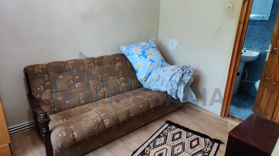 Apartament 2 camere, etaj intermediar, mobilat, centrul orașului Hârlău - Poză 4