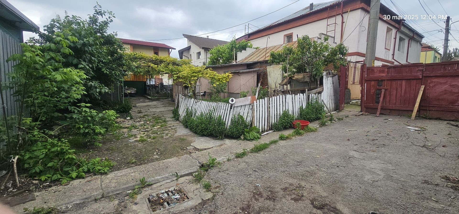 Teren de vanzare 300mp toate utilitatile - Poză 1