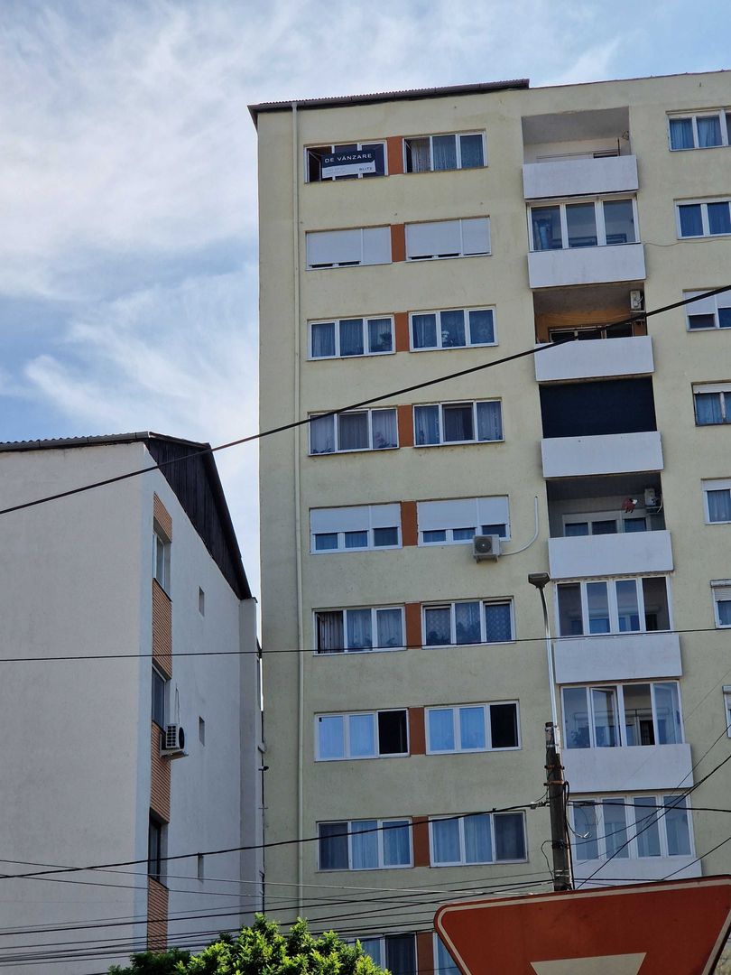 BRASADAS vinde ap 3 cam etaj 4/10 pe Calea Traian. - Poză 1