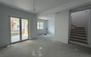 COMISION 0%. Duplex despartit prin garaj finisat la cheie in Dumbravita - Poză 12