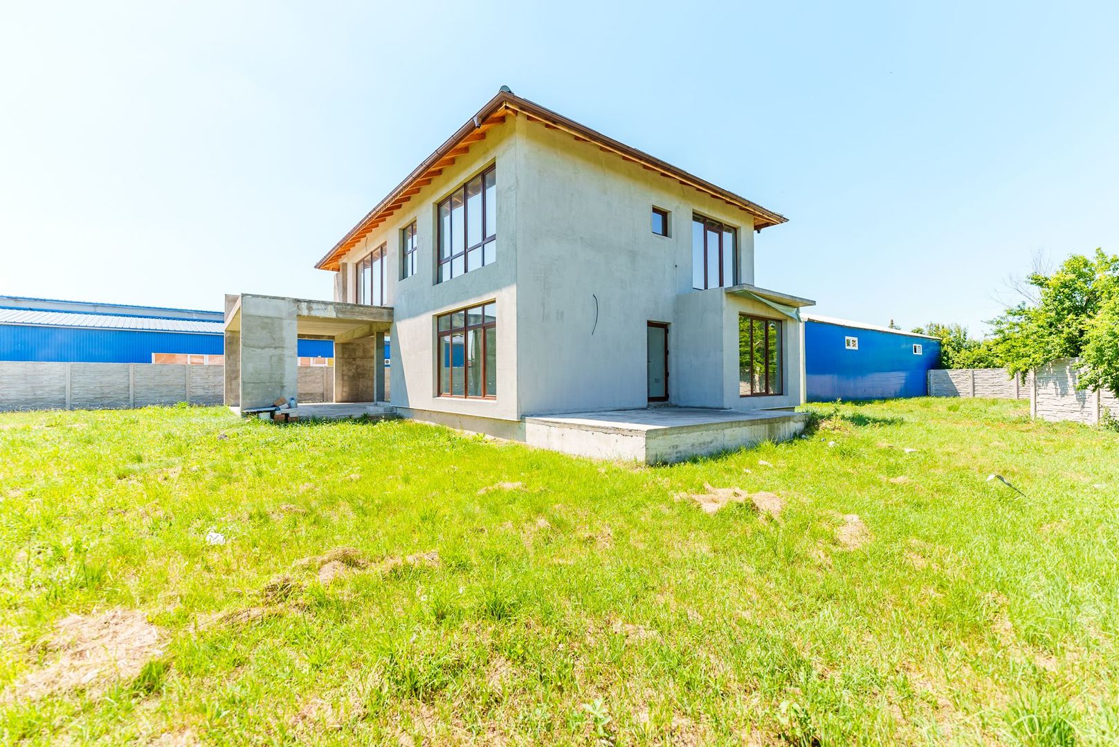 Vilă cu arhitectură modernă în Săcălaz - Poză 2