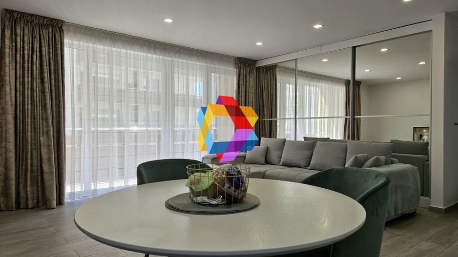 REZERVAT - Apartament trei camere, 81 mp  în zona Coresi- Urban - Poză 1