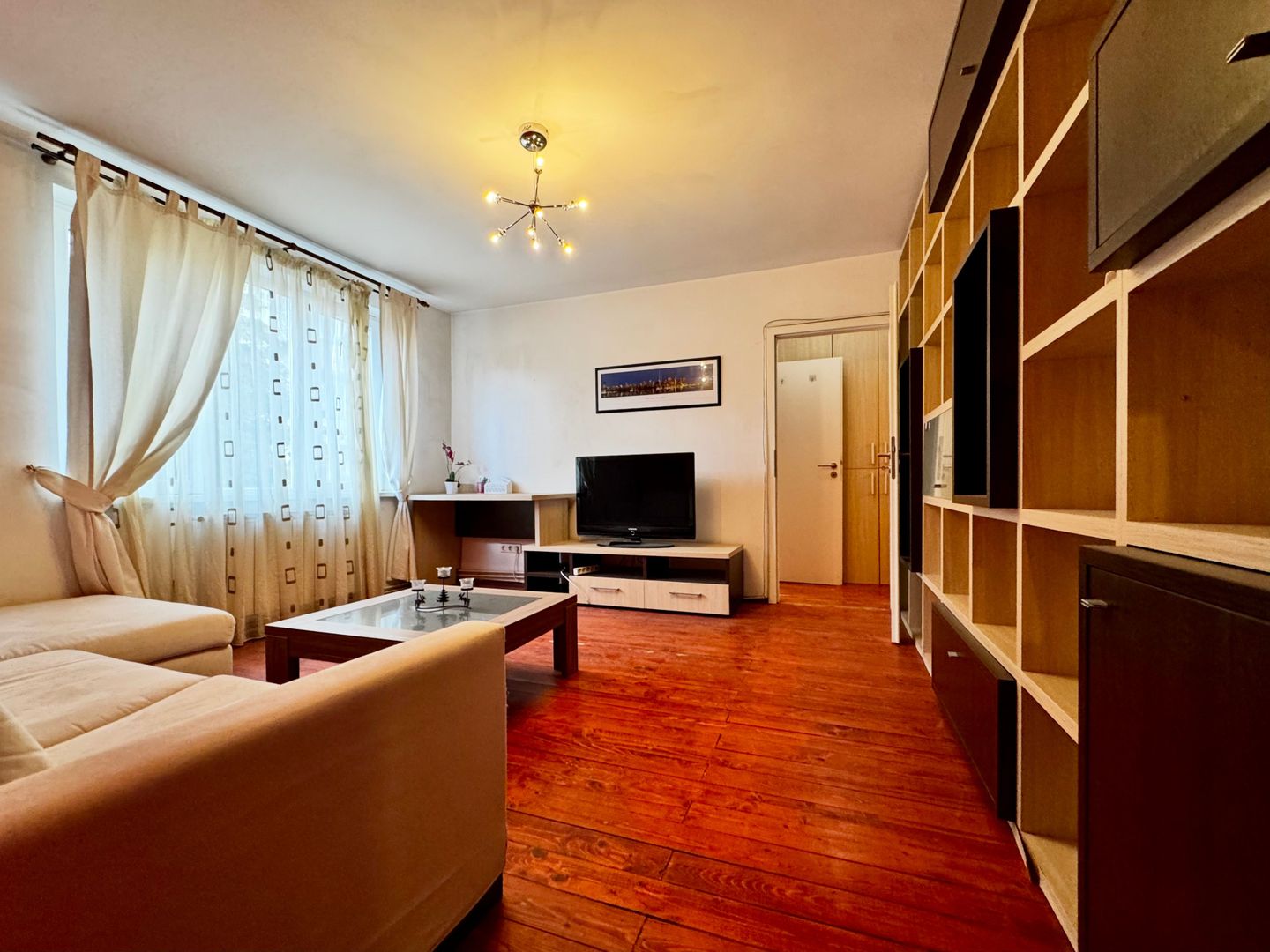 Apartament 2 camere, primitor, la doar 5 minute de Piața  Victoriei - Poză 1