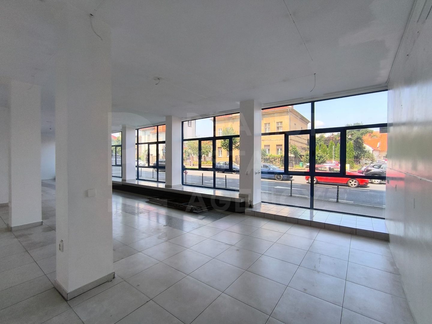 Vânzare, Spațiu Comercial, Bd. 15 Noiembrie, Brașov - Poză 1