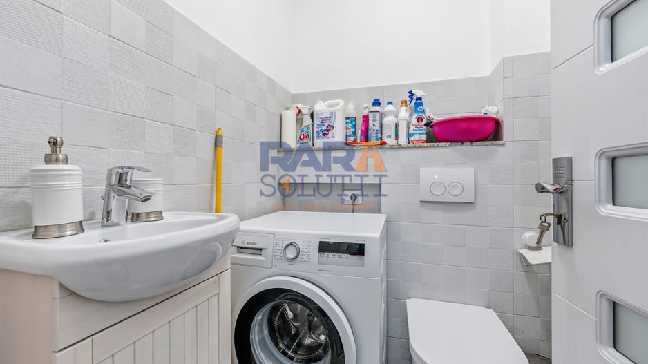 Apartament spațios cu 4 camere - renovat modern, mobilat și utilat - Poză 3