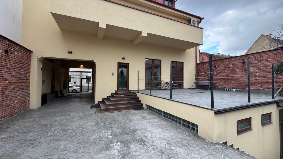 Spatii Comerciale de inchiriat in zona Centrala din Sibiu - Poză 2