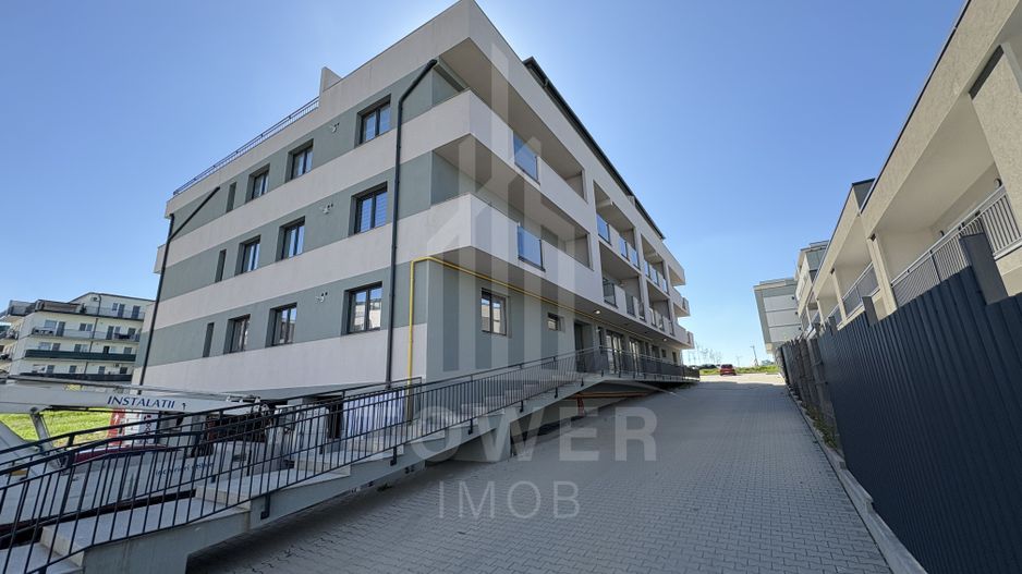 Apartament 3 camere la alb, bloc nou cu parcare și terasă – Str. Ogorului - Poză 1