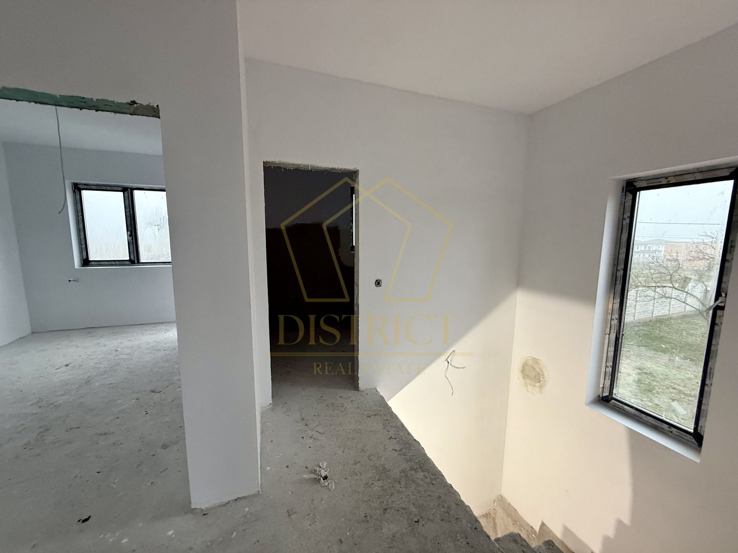 Duplex cu perete dublu cu toate utilitatile | Sanandrei - Poză 6