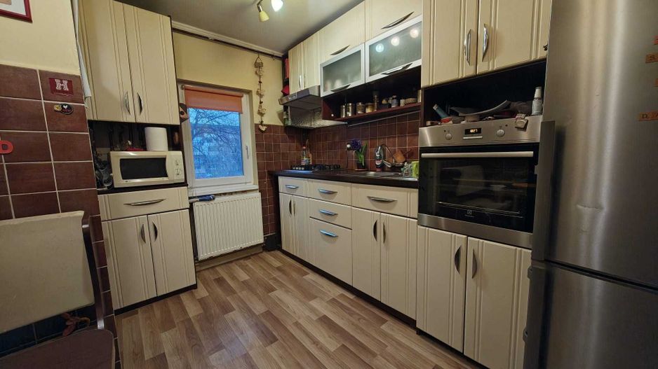 BRASADAS vinde ap 4 cam 82mp la etajul 1 in Micro 16. - Poză 7