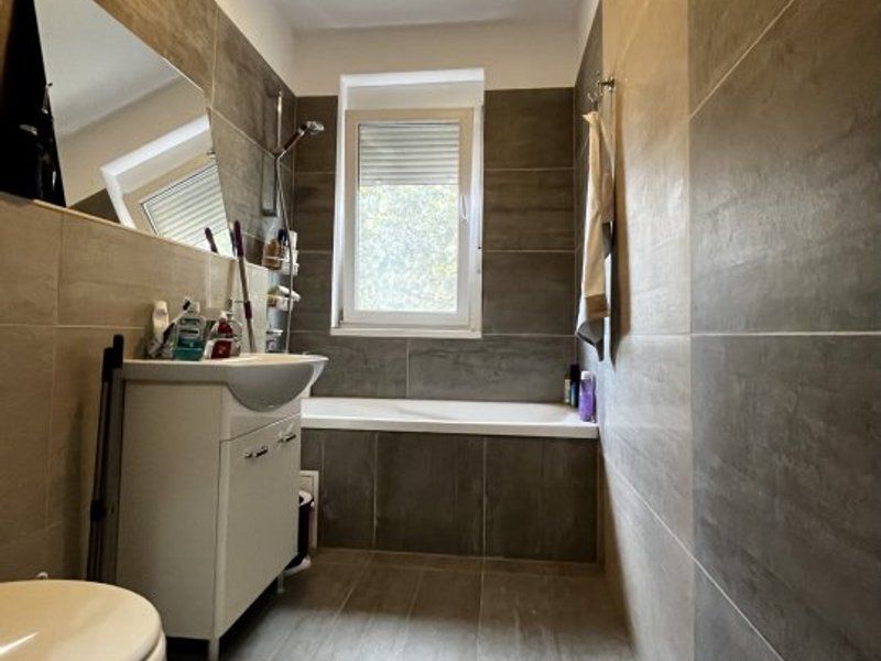 Apartament cu 3 camere, et 1, loc de parcare și spațiu de agrement, zona Lipovei - Poză 13