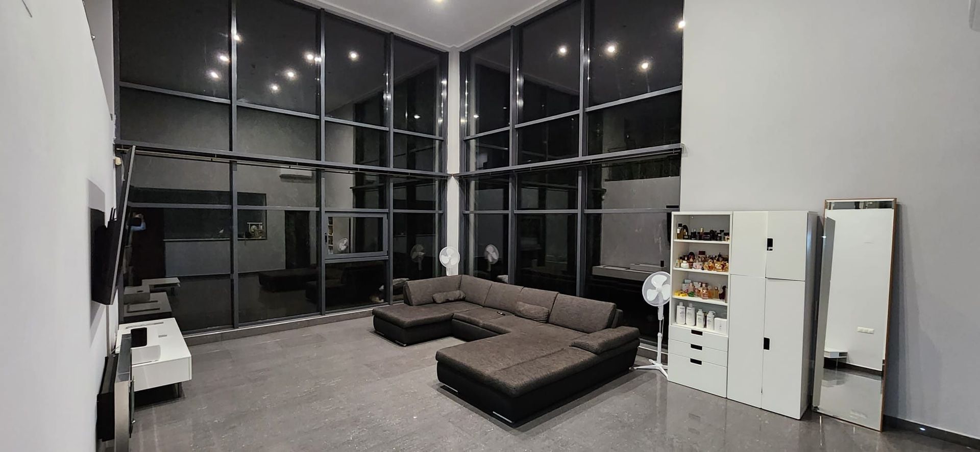 Vila de inchiriat  -Otopeni - Poză 1